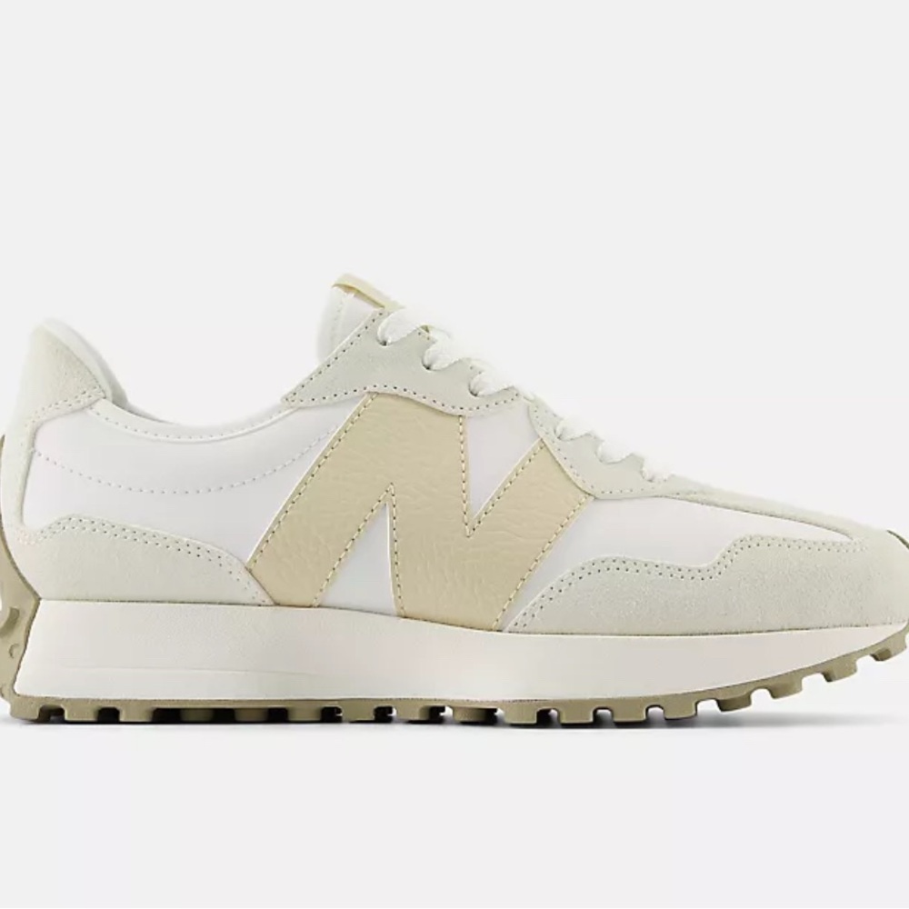 NIB New Balance 327 Leather Sea Salt with Sandstone 7.5/38